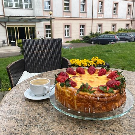 Hotel Calisia Kaliszki Buitenkant foto