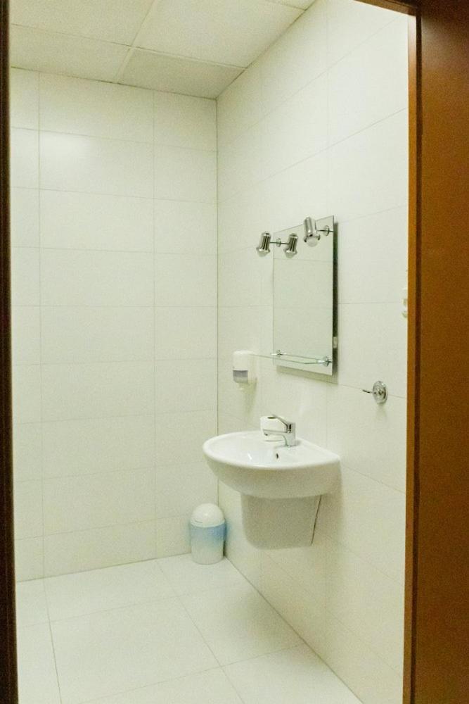 Hotel Calisia Kaliszki Buitenkant foto