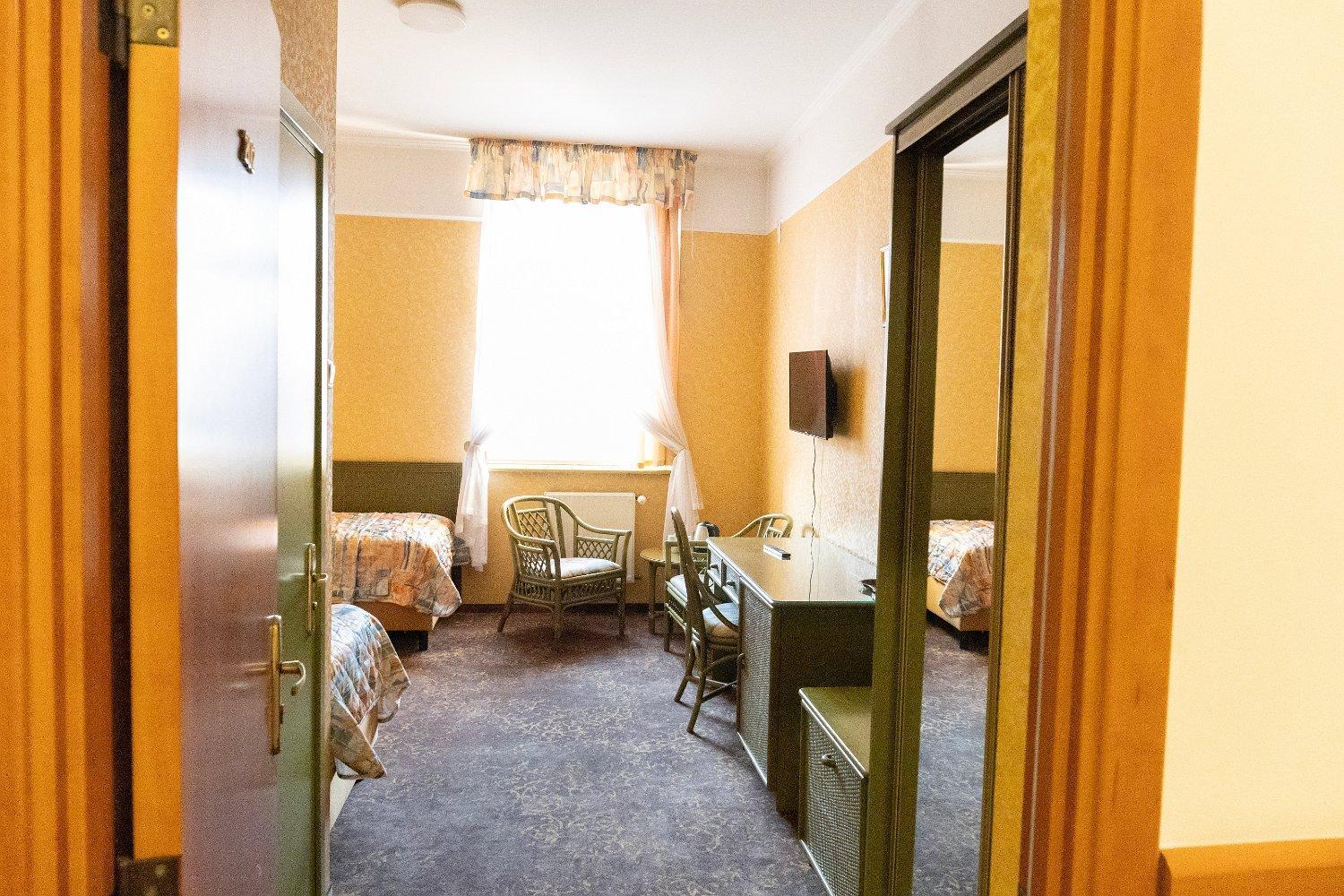 Hotel Calisia Kaliszki Buitenkant foto