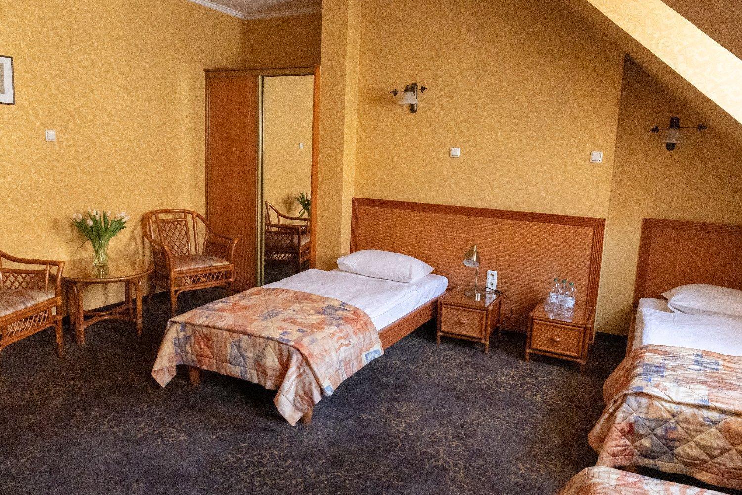 Hotel Calisia Kaliszki Buitenkant foto