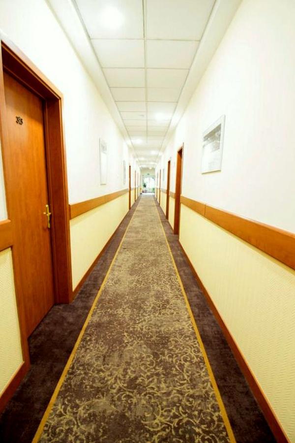Hotel Calisia Kaliszki Buitenkant foto