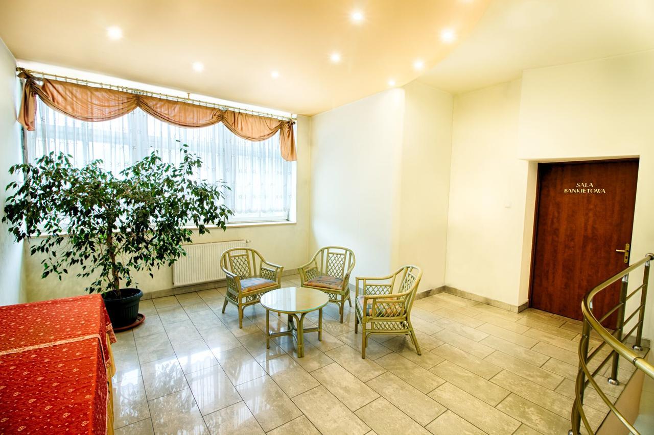 Hotel Calisia Kaliszki Buitenkant foto