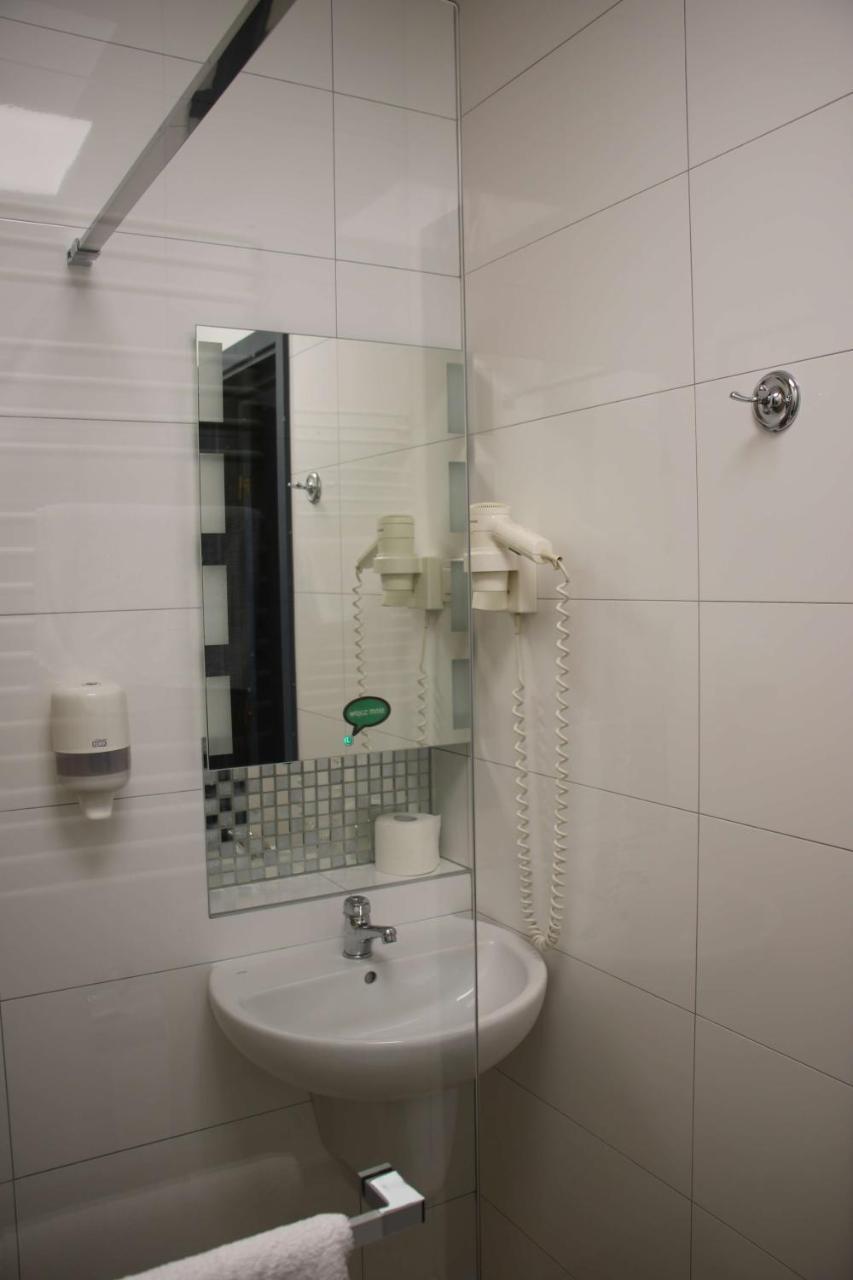 Hotel Calisia Kaliszki Buitenkant foto