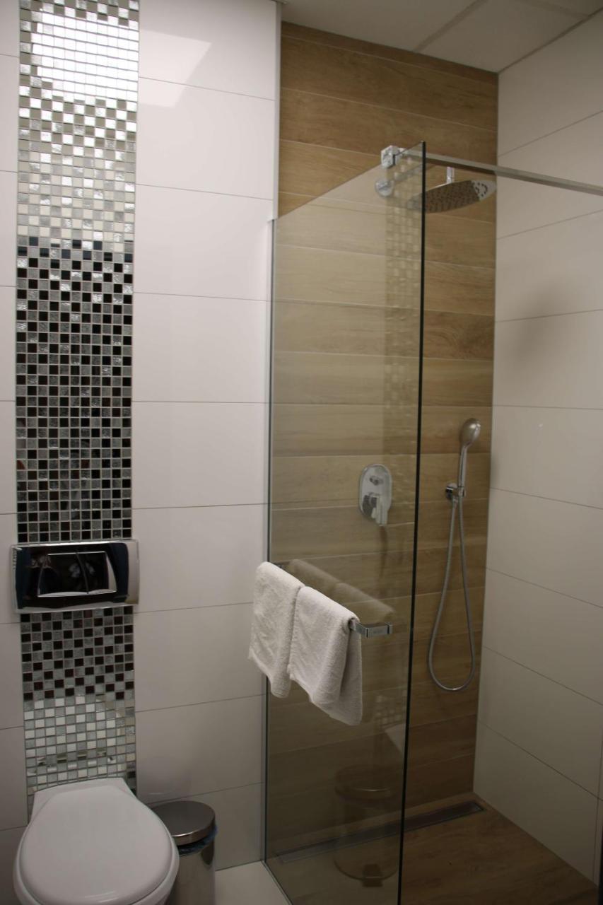 Hotel Calisia Kaliszki Buitenkant foto
