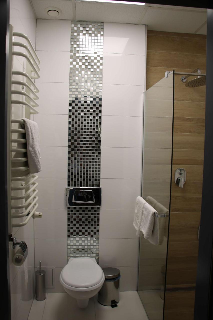 Hotel Calisia Kaliszki Buitenkant foto